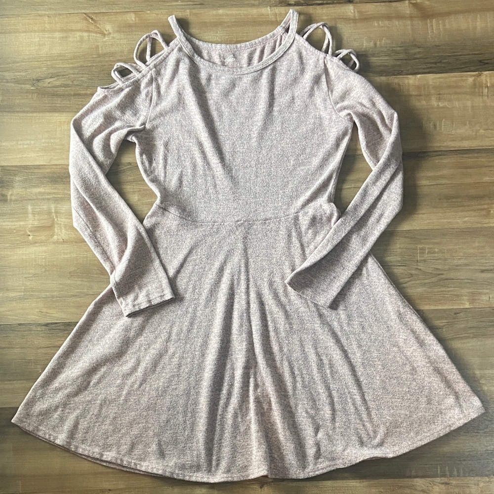 alya Light Pink Cold-Shoulder Long Sleeve Skater Dress